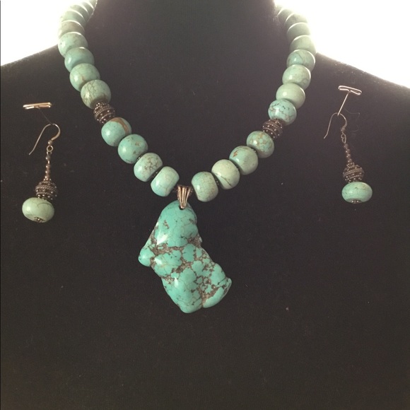 Turquoise beaded necklace with beaded earrings - Picture 2 of 6